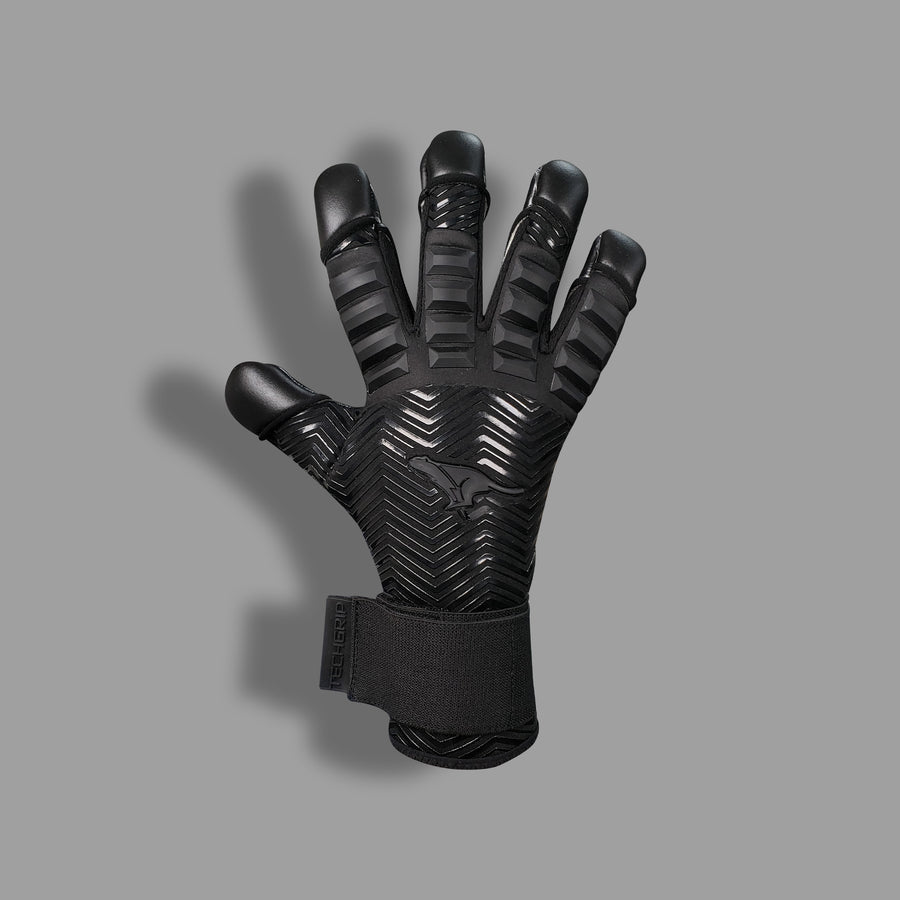 Why Finger Protection Gloves Are a Game Changer for Young Keepers