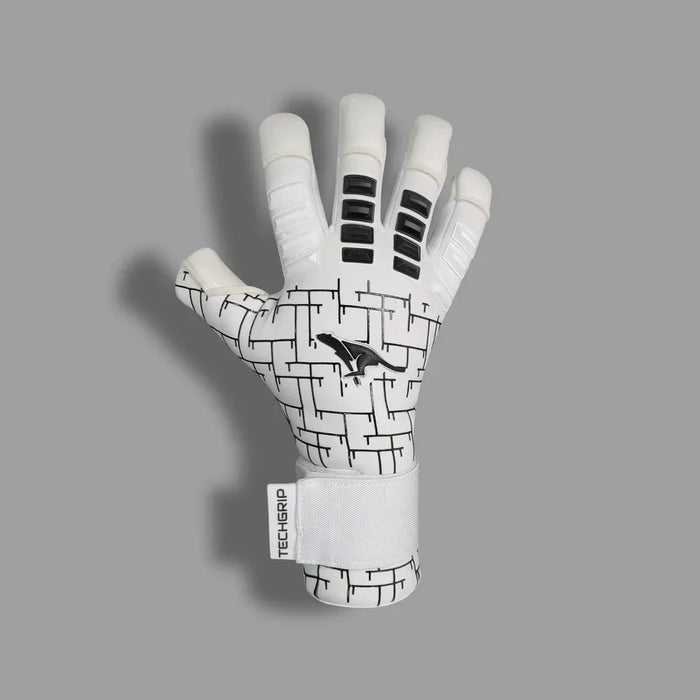 A Practical Guide to Choosing Gloves for Young Goalkeepers