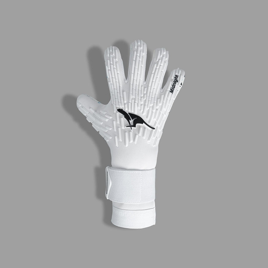 How To Care For & Maintain Your Goalkeeper Gloves For Longer Performance